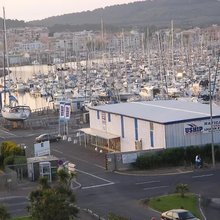 T2 Piscine Et Parking דירה *