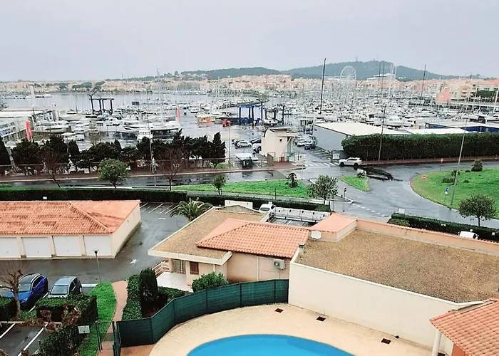 T2 Piscine Et Parking * Agde